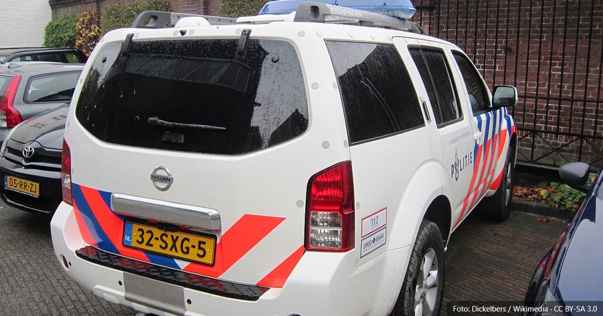 Politievoertuig met striping