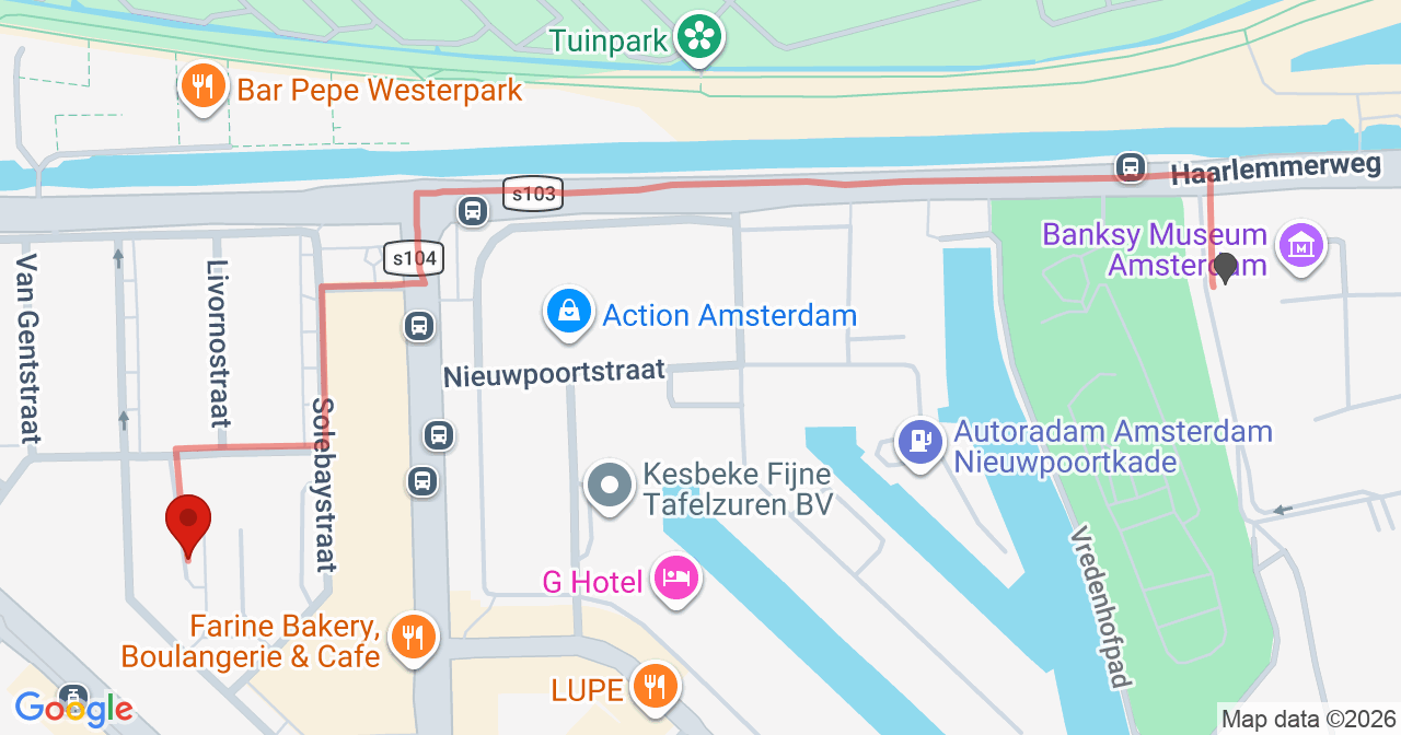 Kaart van het incident in Amsterdam met de aanrijroutes van de gealarmeerde eenheden