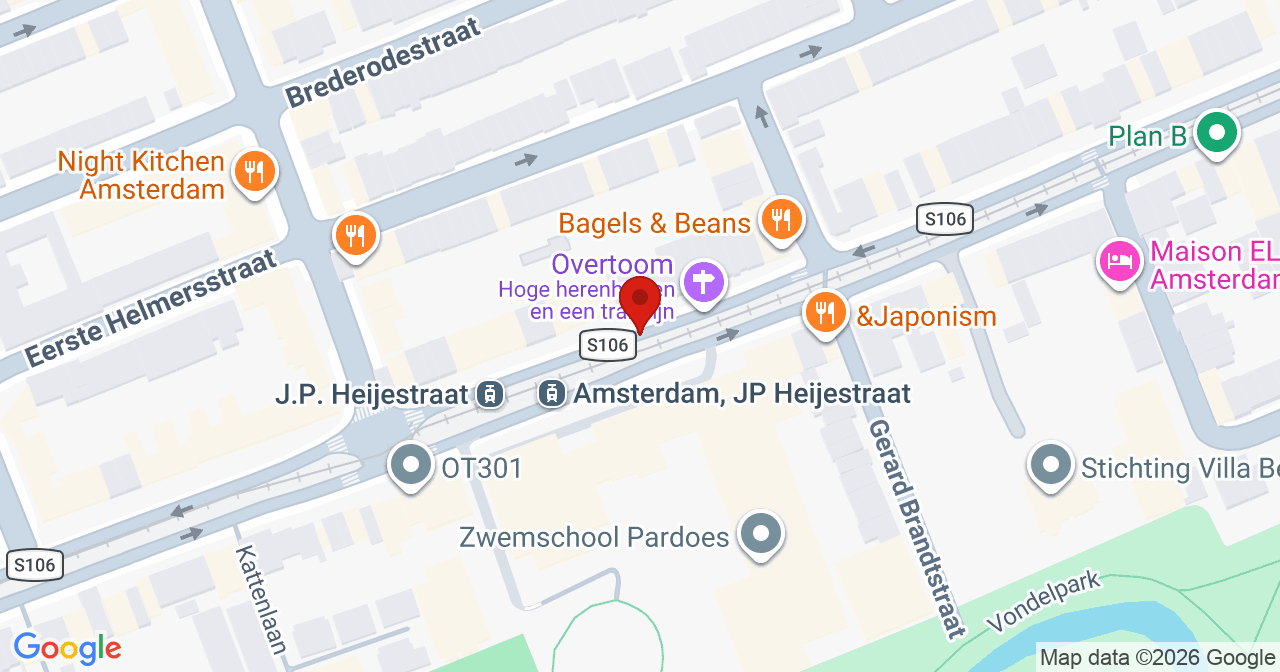 Kaart van het incident in Amsterdam met de aanrijroutes van de gealarmeerde eenheden