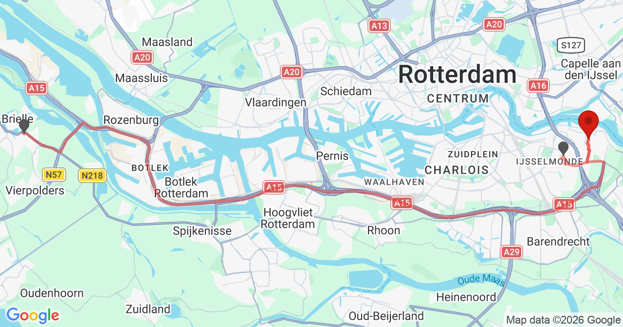 Kaart van het incident in Rotterdam met de aanrijroutes van de gealarmeerde eenheden