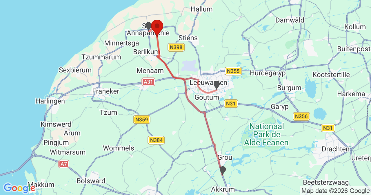 Kaart van het incident in St.-Annaparochie met de aanrijroutes van de gealarmeerde eenheden