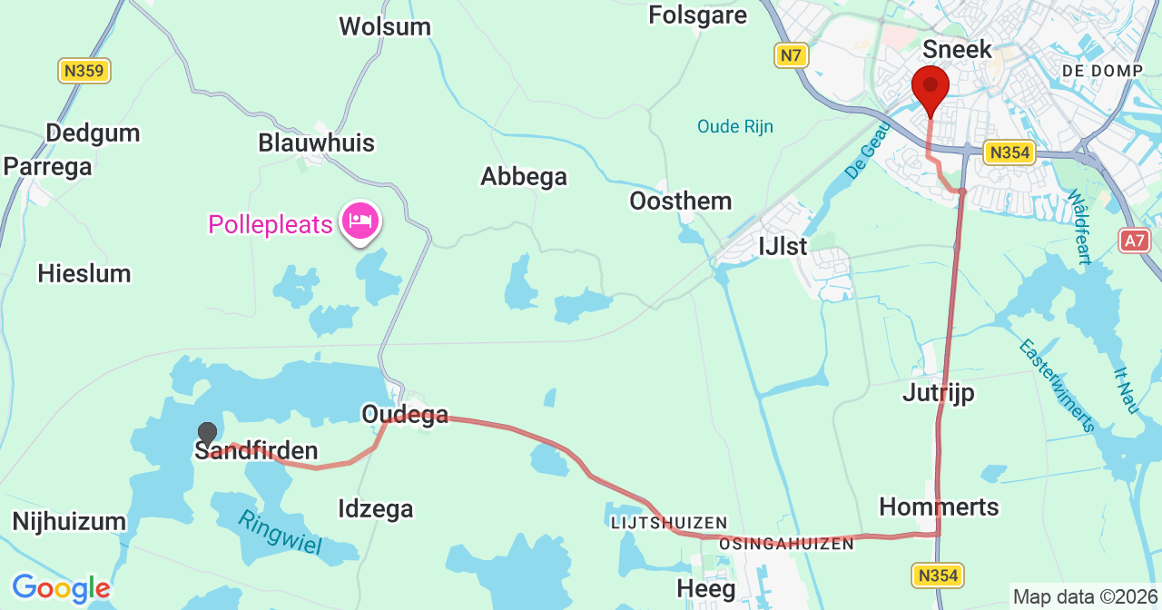Kaart van het incident in Sneek met de aanrijroutes van de gealarmeerde eenheden