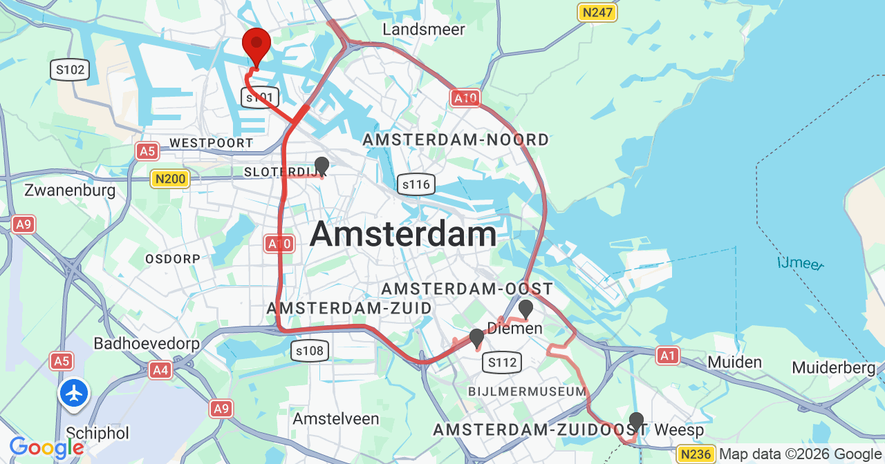 Kaart van het incident in Amsterdam met de aanrijroutes van de gealarmeerde eenheden