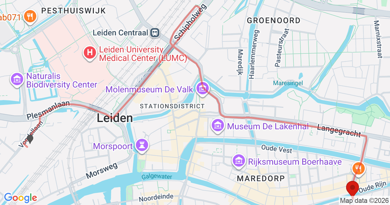 Kaart van het incident in Leiden met de aanrijroutes van de gealarmeerde eenheden