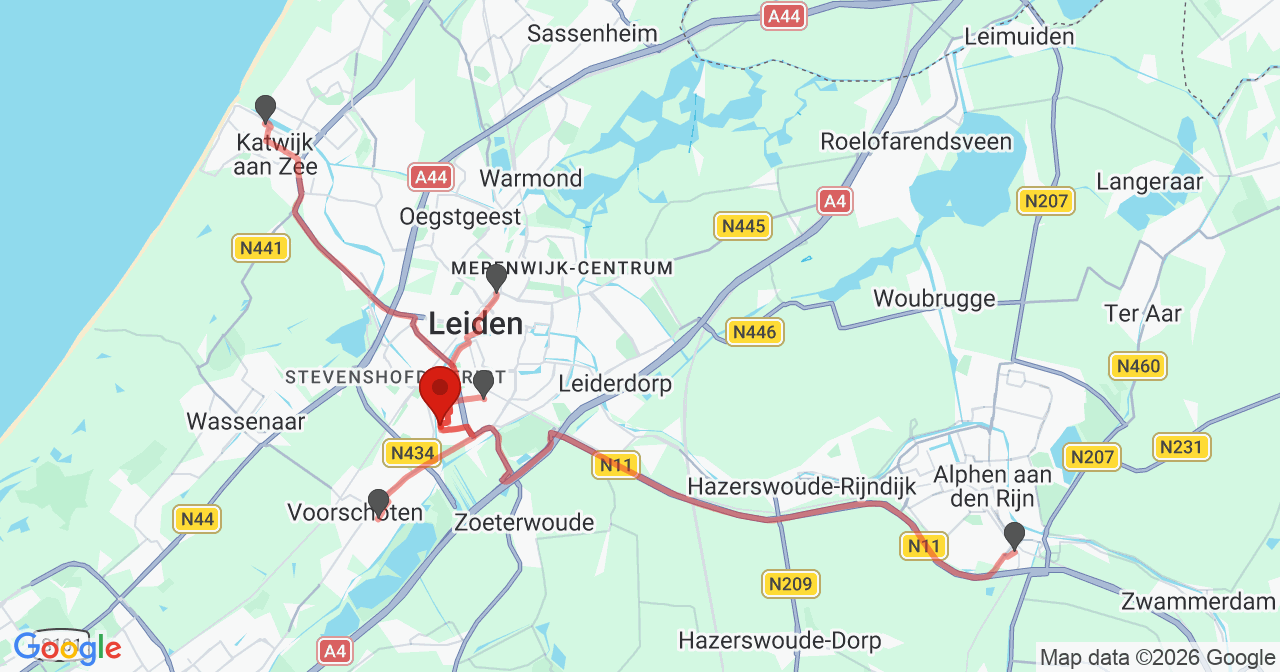 Kaart van het incident in Leiden met berekende routes vanaf gealarmeerde posten