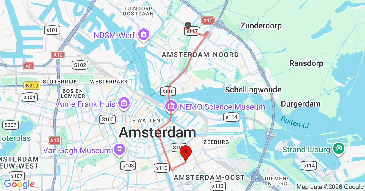 Kaart van het incident in Amsterdam met de aanrijroutes van de gealarmeerde eenheden