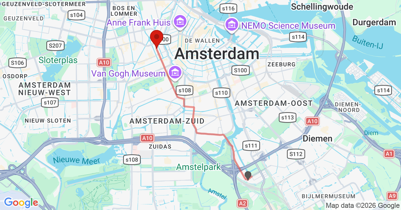 Kaart van het incident in Amsterdam met de aanrijroutes van de gealarmeerde eenheden