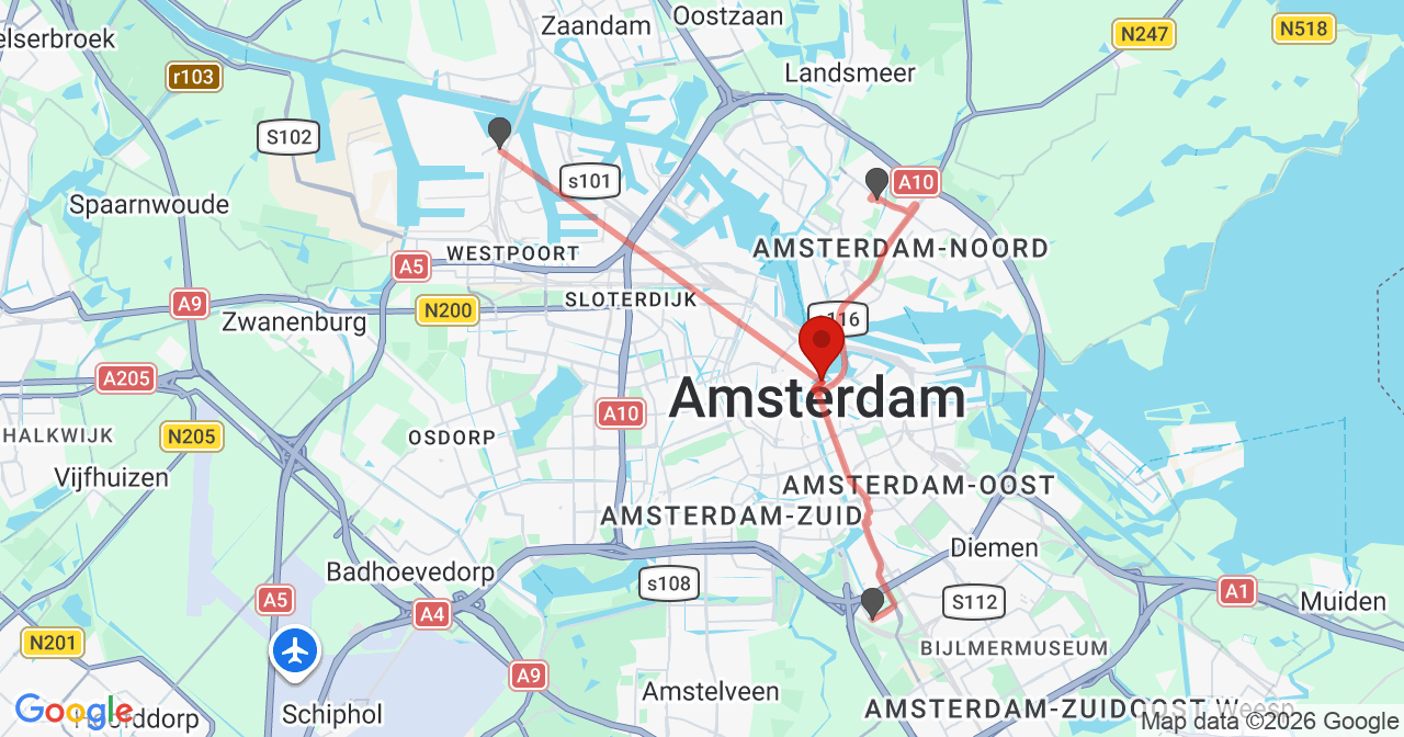 Kaart van het incident in Amsterdam met de aanrijroutes van de gealarmeerde eenheden