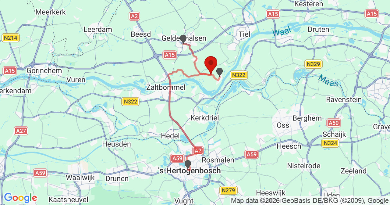 Kaart van het incident in Varik met de aanrijroutes van de gealarmeerde eenheden