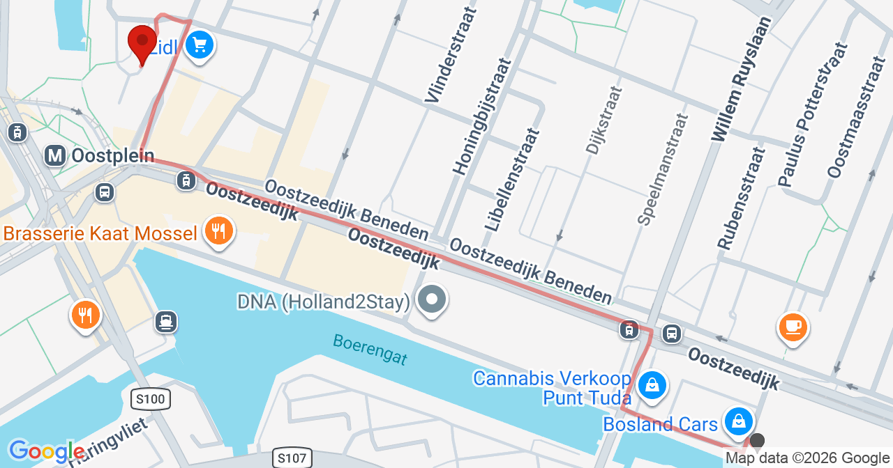Kaart van het incident in Rotterdam met de aanrijroutes van de gealarmeerde eenheden