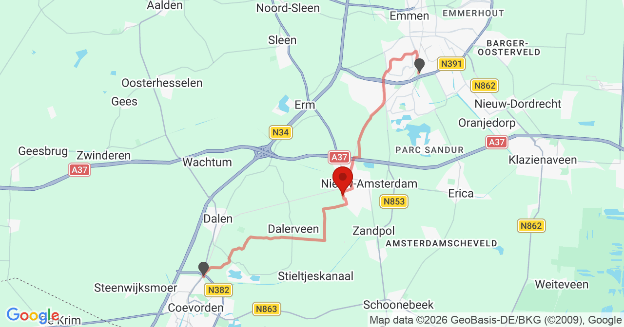 Kaart van het incident in Veenoord met de aanrijroutes van de gealarmeerde eenheden