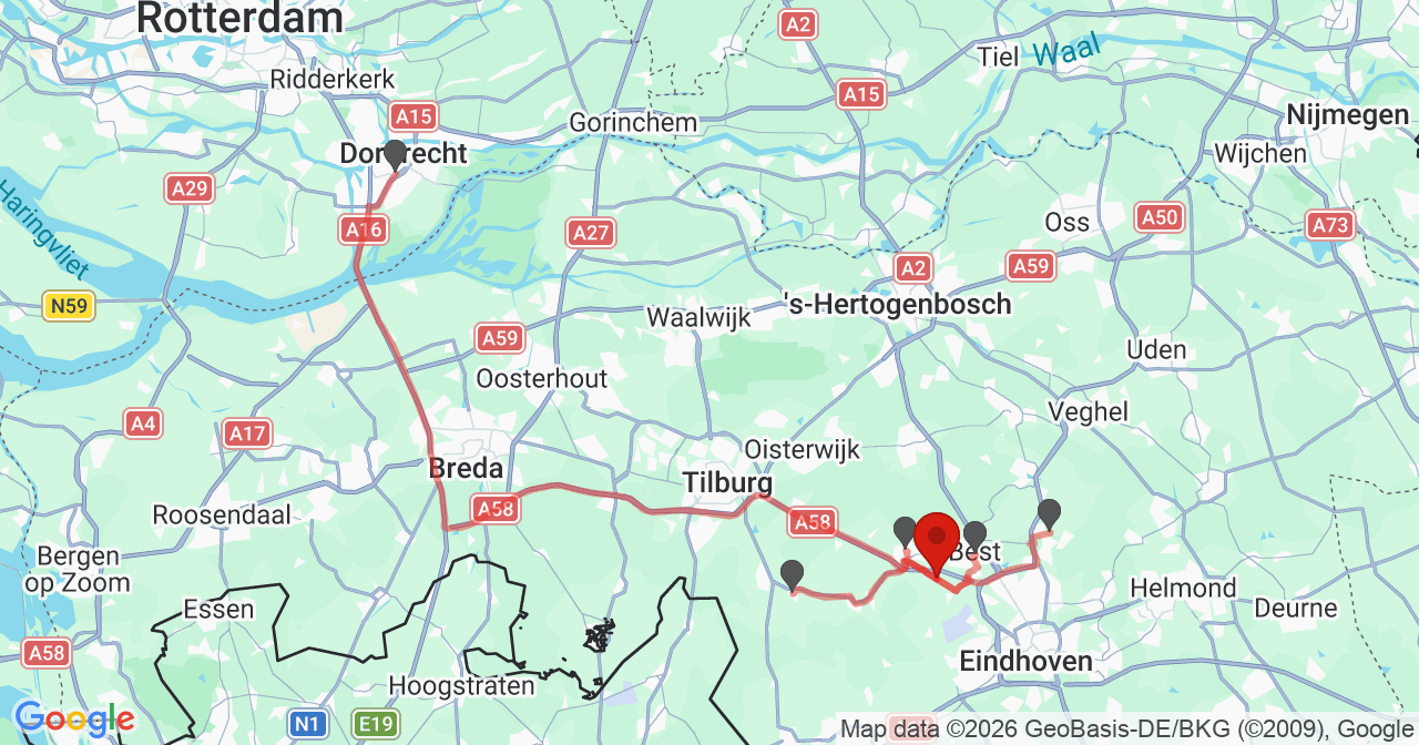 Kaart van het incident in Oirschot met de aanrijroutes van de gealarmeerde eenheden