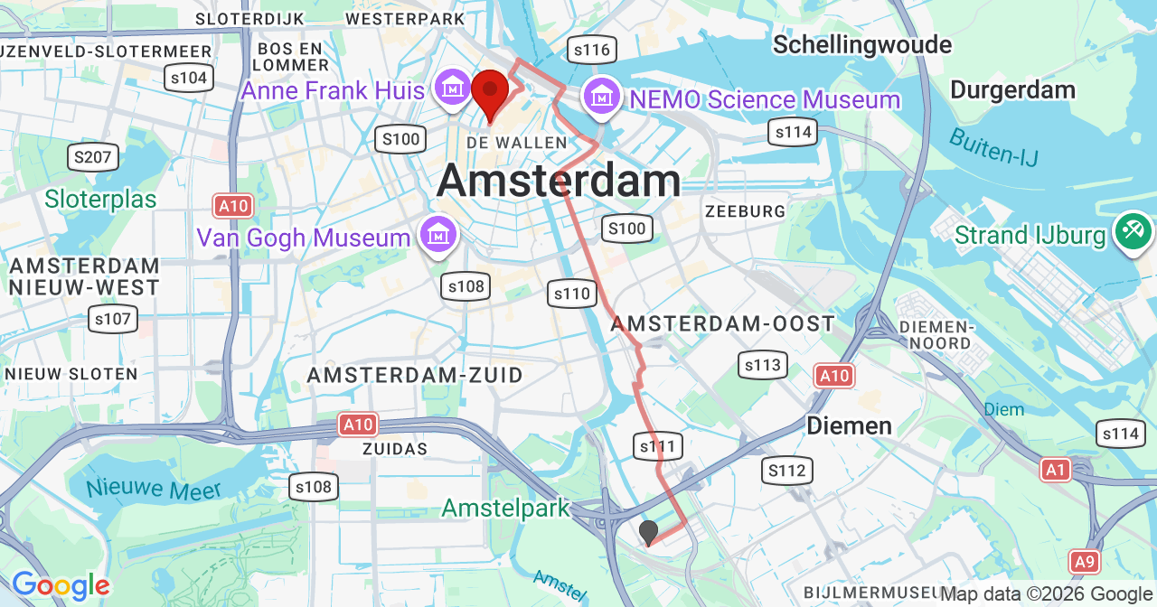 Kaart van het incident in Amsterdam met de aanrijroutes van de gealarmeerde eenheden