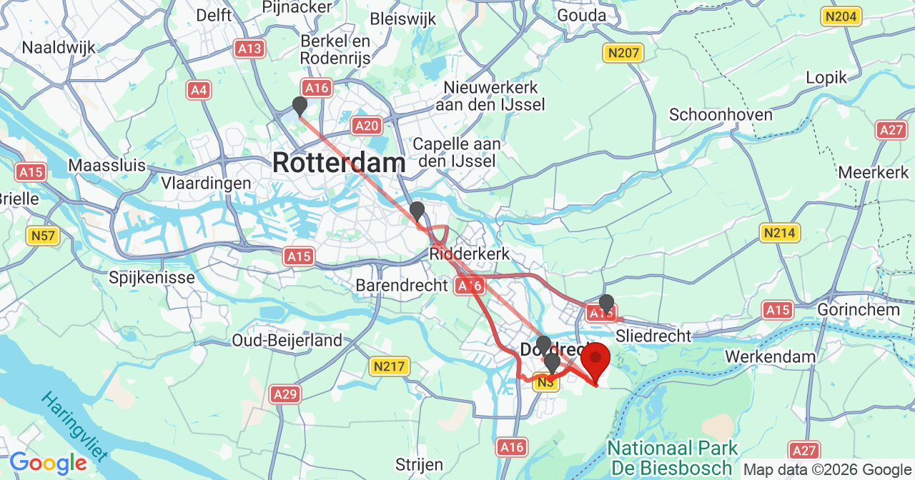 Kaart van het incident in Dordrecht met de aanrijroutes van de gealarmeerde eenheden
