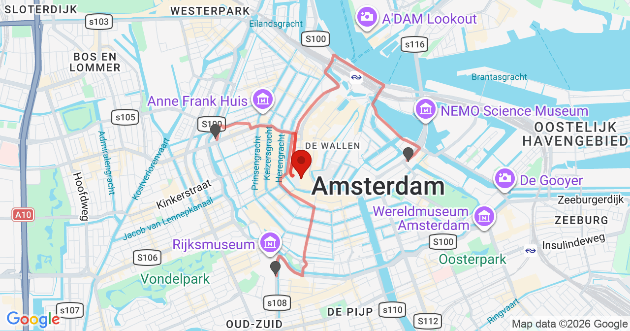Kaart van het incident in Amsterdam met de aanrijroutes van de gealarmeerde eenheden