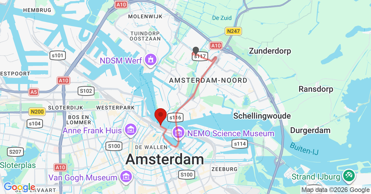 Kaart van het incident in Amsterdam met de aanrijroutes van de gealarmeerde eenheden