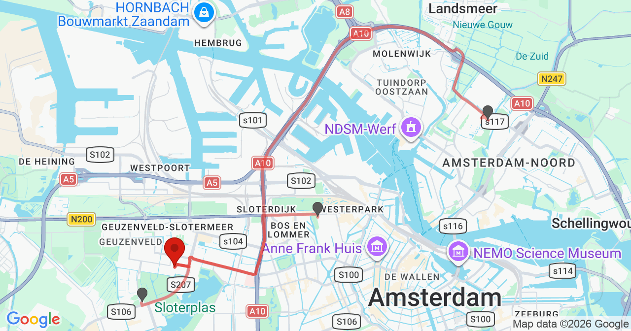 Kaart van het incident in Amsterdam met de aanrijroutes van de gealarmeerde eenheden