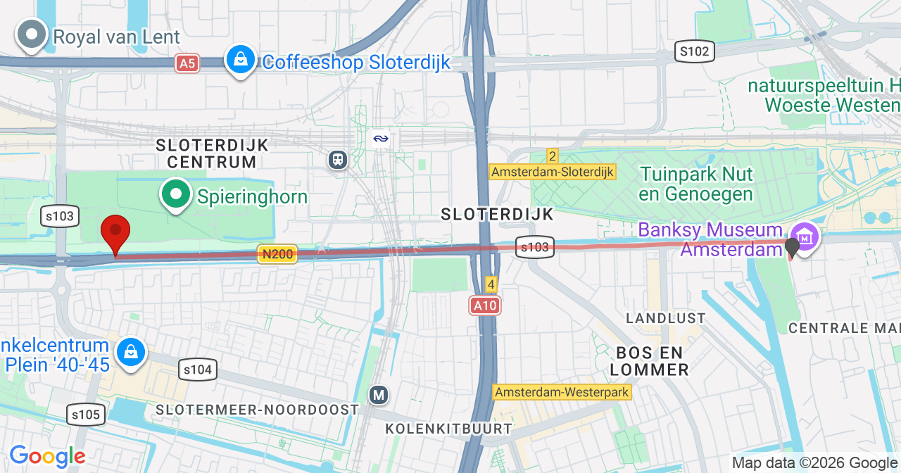Kaart van het incident in Amsterdam met de aanrijroutes van de gealarmeerde eenheden