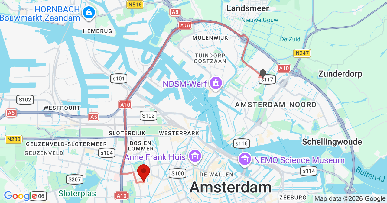 Kaart van het incident in Amsterdam met de aanrijroutes van de gealarmeerde eenheden