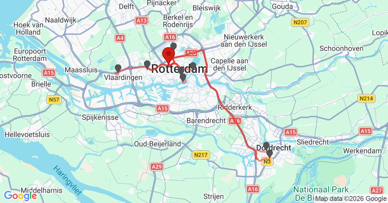 Kaart van het incident in Rotterdam met de aanrijroutes van de gealarmeerde eenheden