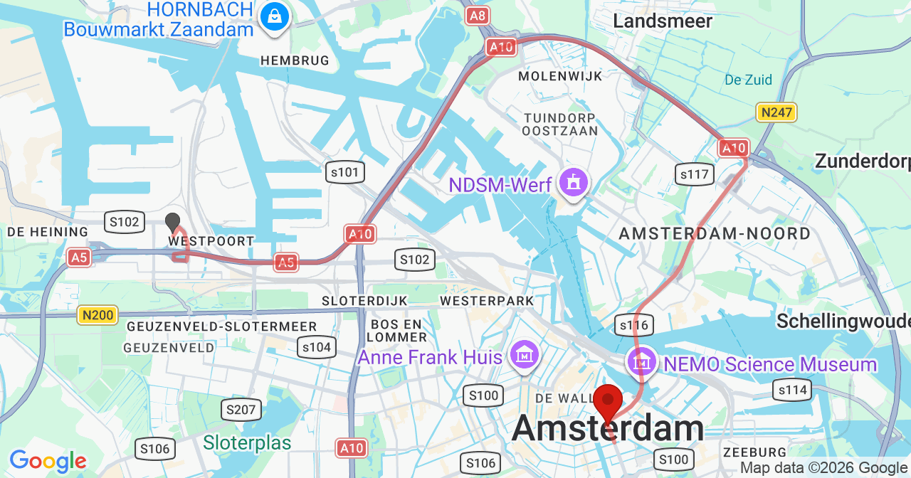 Kaart van het incident in Amsterdam met de aanrijroutes van de gealarmeerde eenheden