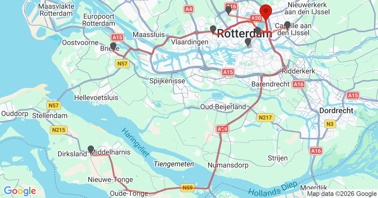 Kaart van het incident in Rotterdam met de aanrijroutes van de gealarmeerde eenheden