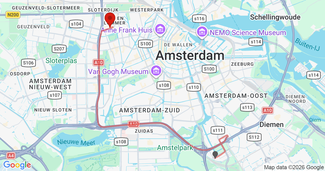 Kaart van het incident in Amsterdam met de aanrijroutes van de gealarmeerde eenheden