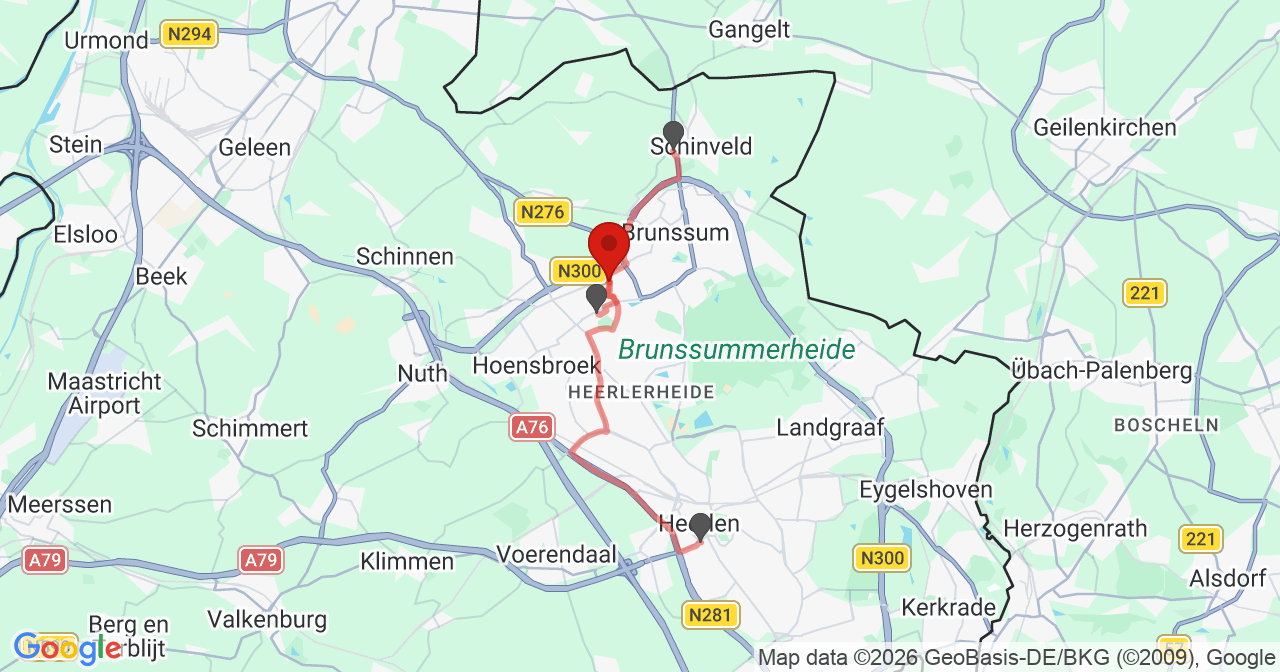 Kaart van het incident in Brunssum met de aanrijroutes van de gealarmeerde eenheden
