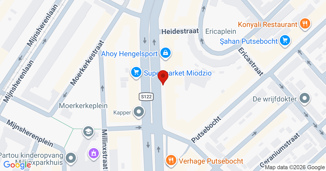 Kaart van het incident in Rotterdam met de aanrijroutes van de gealarmeerde eenheden