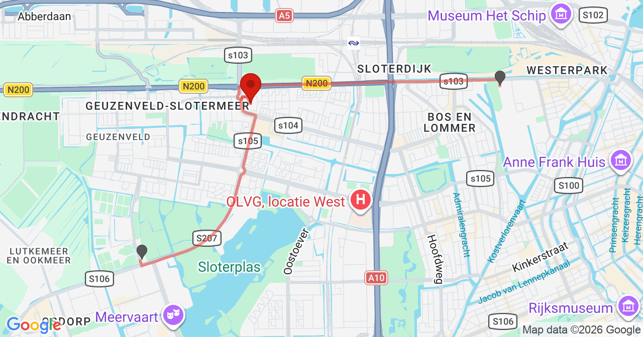 Kaart van het incident in Amsterdam met de aanrijroutes van de gealarmeerde eenheden