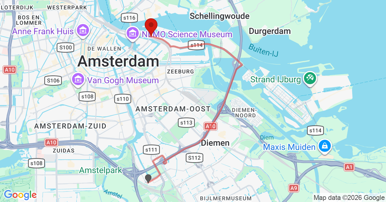 Kaart van het incident in Amsterdam met de aanrijroutes van de gealarmeerde eenheden