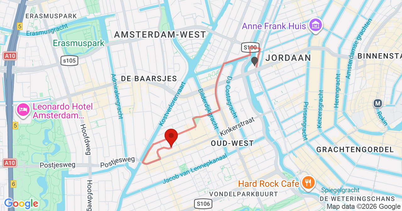 Kaart van het incident in Amsterdam met de aanrijroutes van de gealarmeerde eenheden