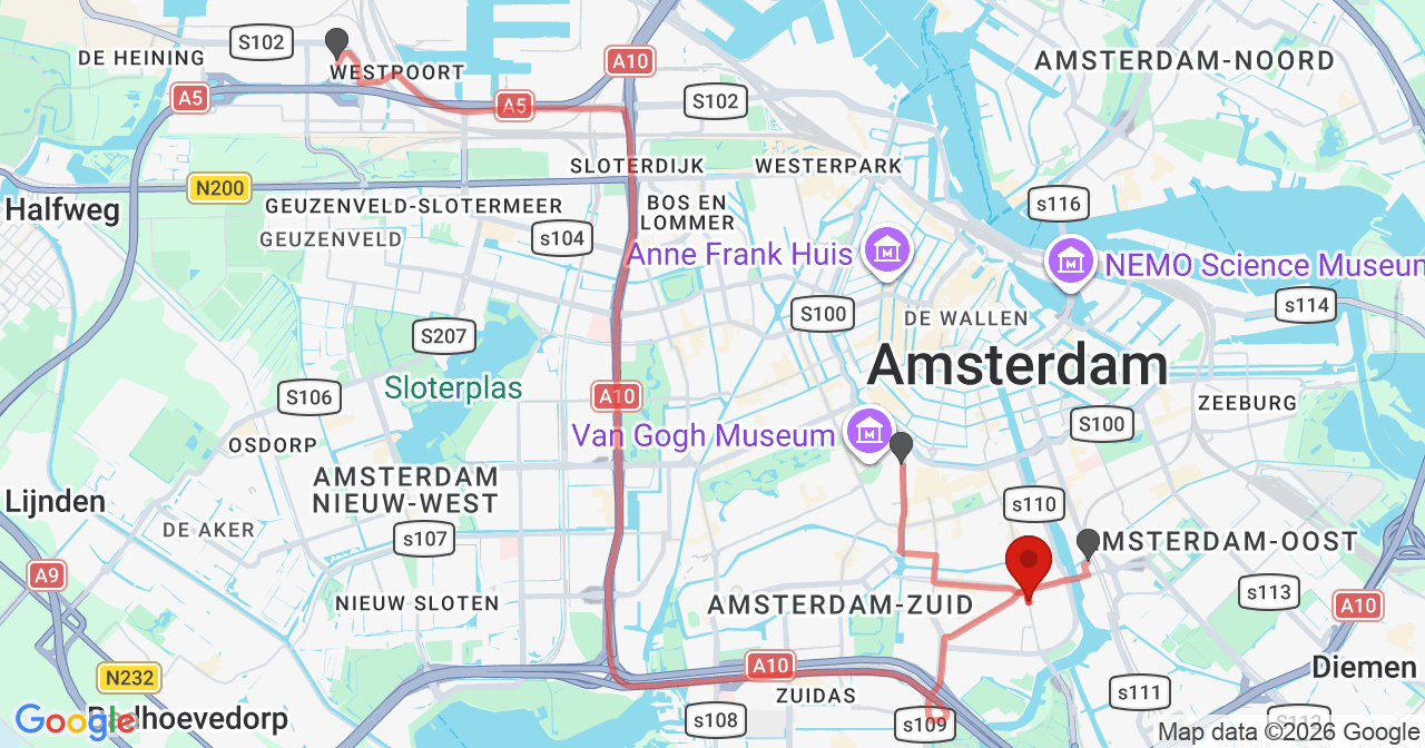 Kaart van het incident in Amsterdam met de aanrijroutes van de gealarmeerde eenheden