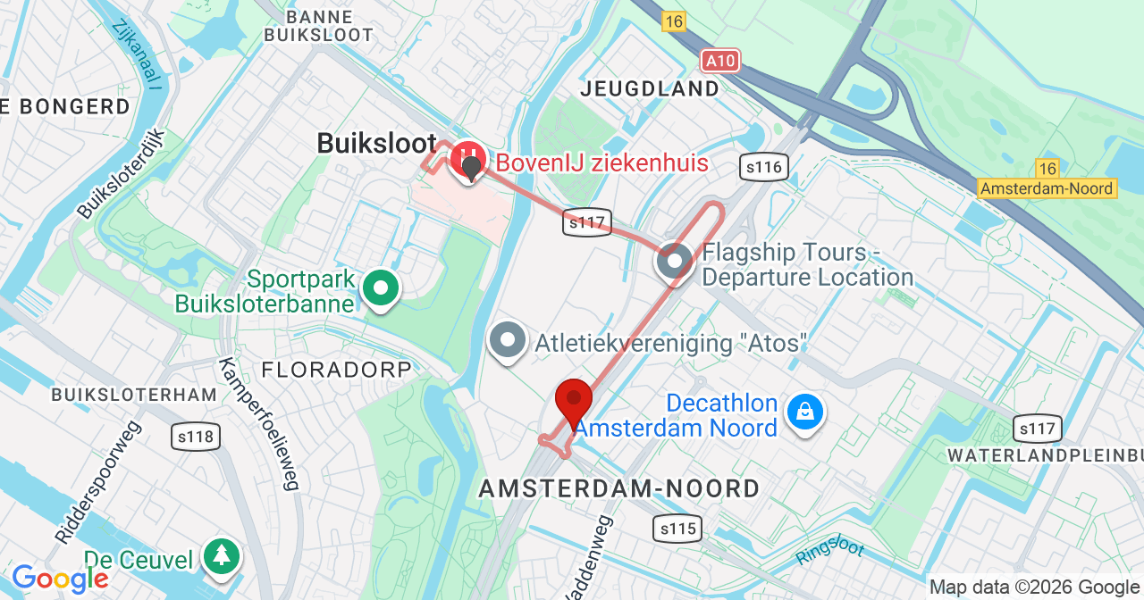 Kaart van het incident in Amsterdam met de aanrijroutes van de gealarmeerde eenheden