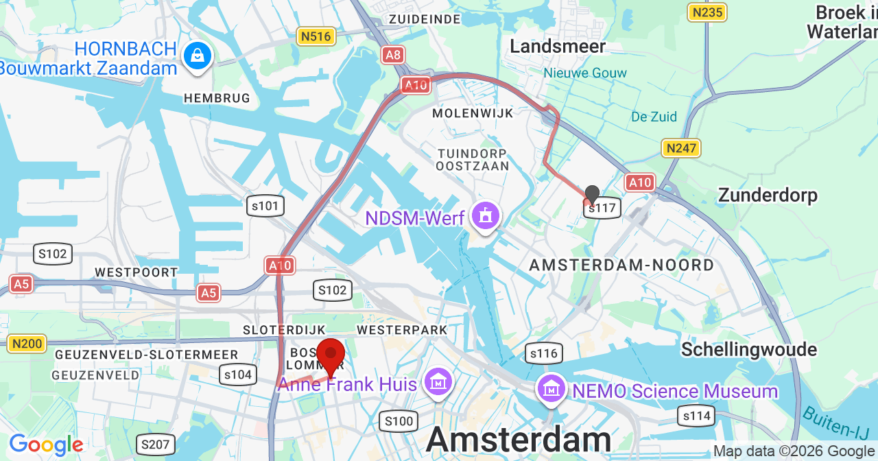 Kaart van het incident in Amsterdam met de aanrijroutes van de gealarmeerde eenheden
