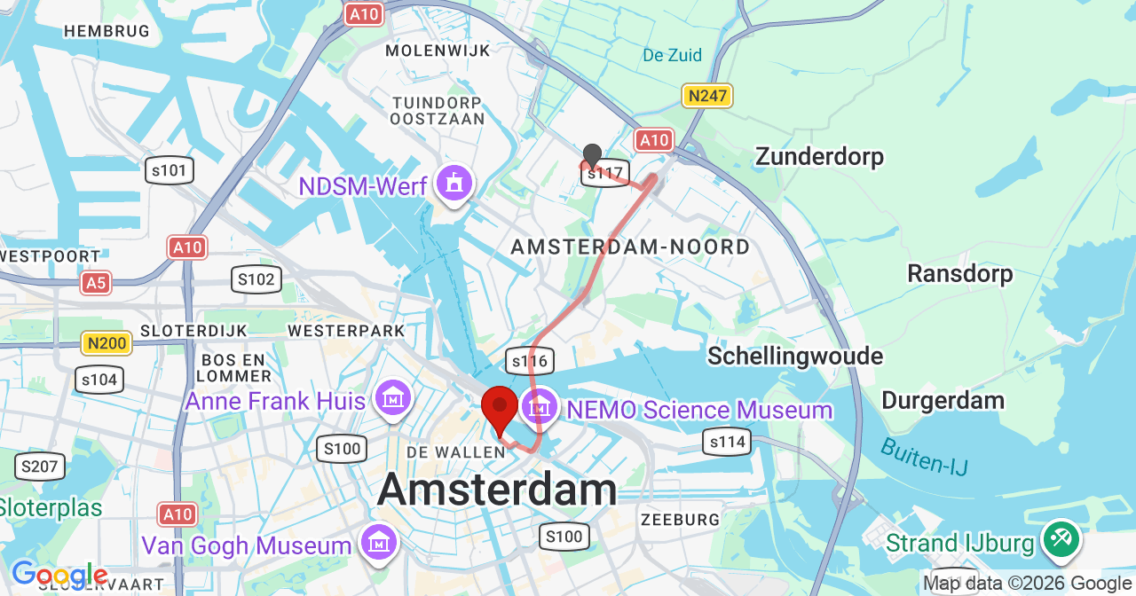 Kaart van het incident in Amsterdam met de aanrijroutes van de gealarmeerde eenheden