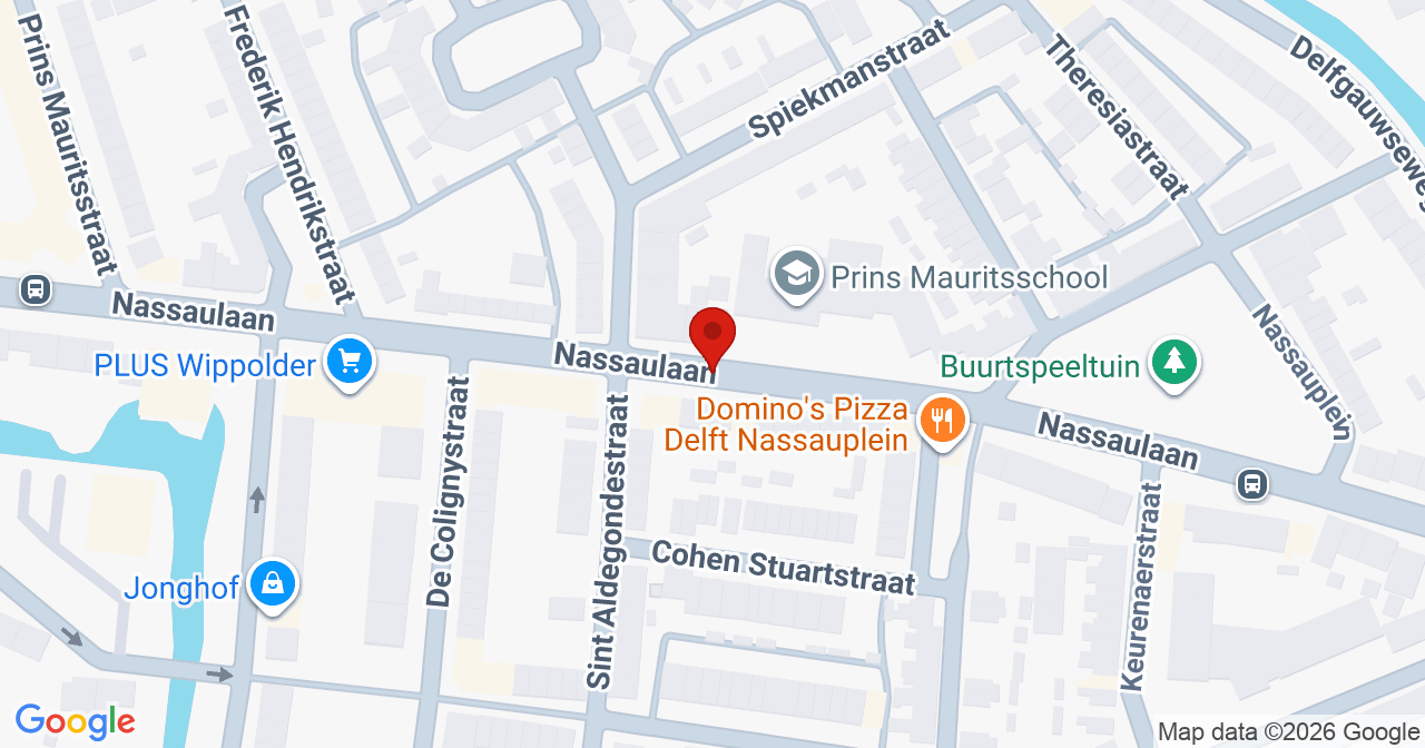 Kaart van het incident in Delft met de aanrijroutes van de gealarmeerde eenheden