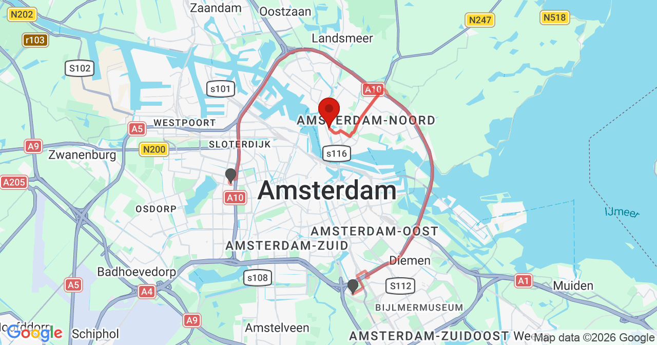 Kaart van het incident in Amsterdam met de aanrijroutes van de gealarmeerde eenheden