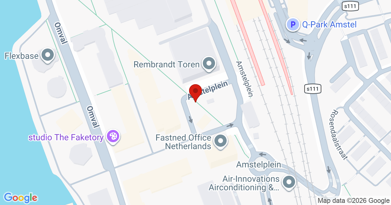 Kaart van het incident in Amsterdam met de aanrijroutes van de gealarmeerde eenheden