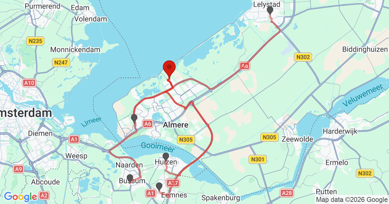 Kaart van het incident in Almere met de aanrijroutes van de gealarmeerde eenheden