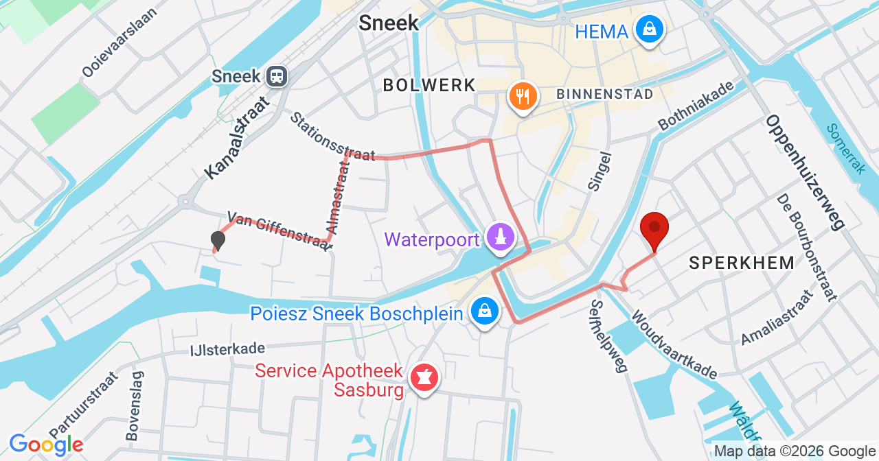 Kaart van het incident in Sneek met de aanrijroutes van de gealarmeerde eenheden