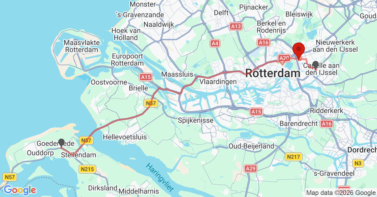 Kaart van het incident in Rotterdam met de aanrijroutes van de gealarmeerde eenheden