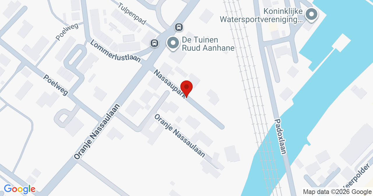 Kaart van het incident in Warmond met de aanrijroutes van de gealarmeerde eenheden