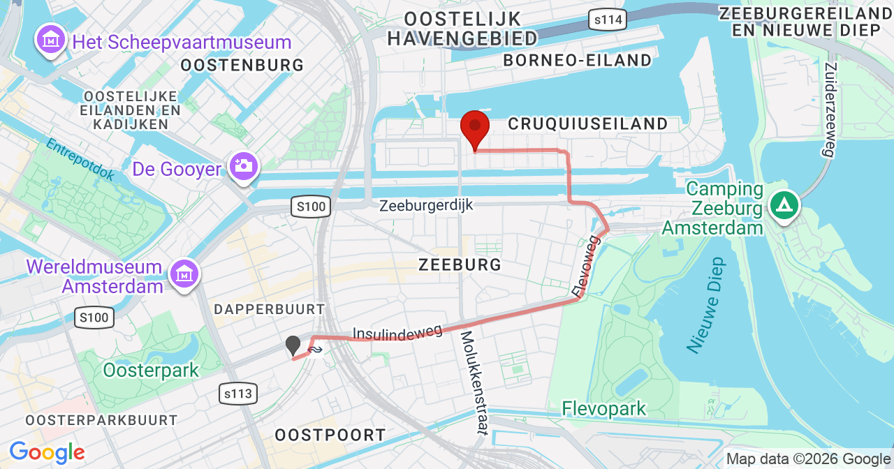Kaart van het incident in Amsterdam met de aanrijroutes van de gealarmeerde eenheden