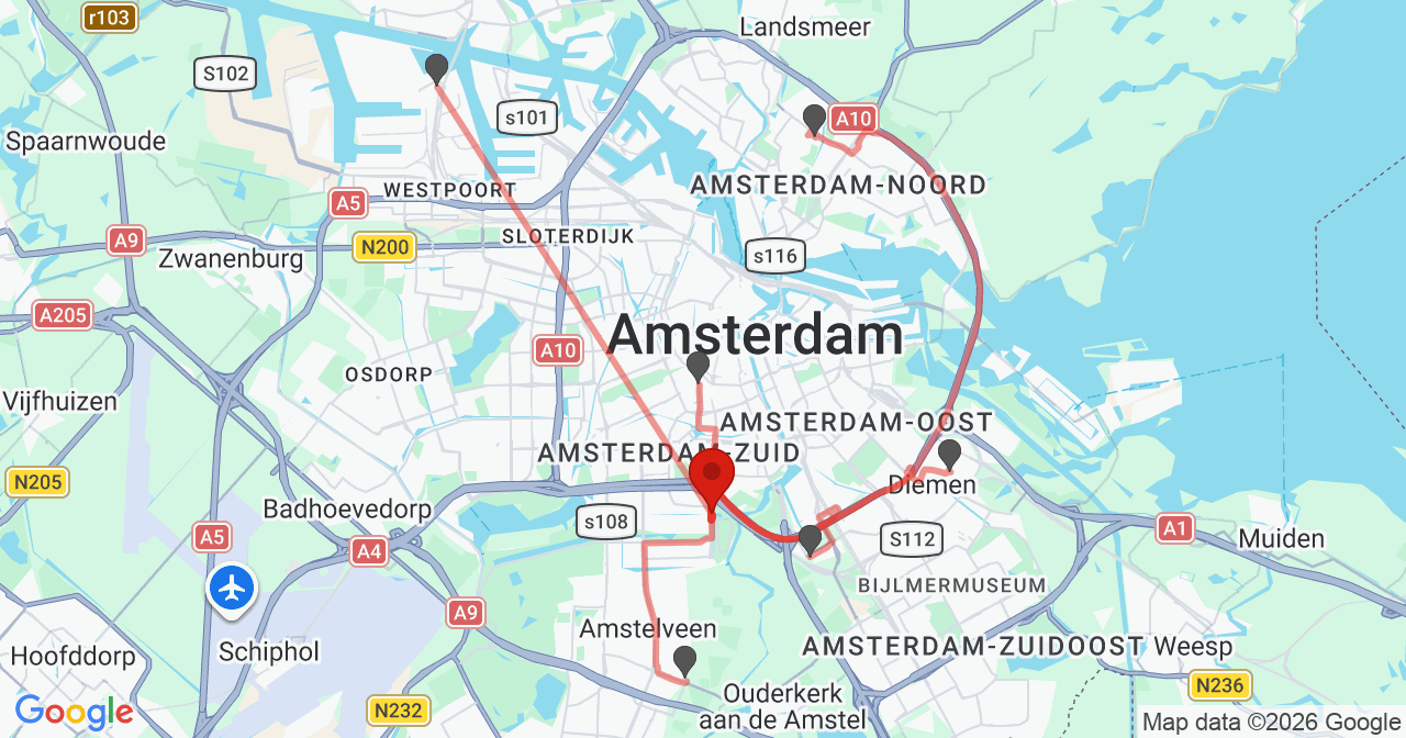Kaart van het incident in Amsterdam met de aanrijroutes van de gealarmeerde eenheden