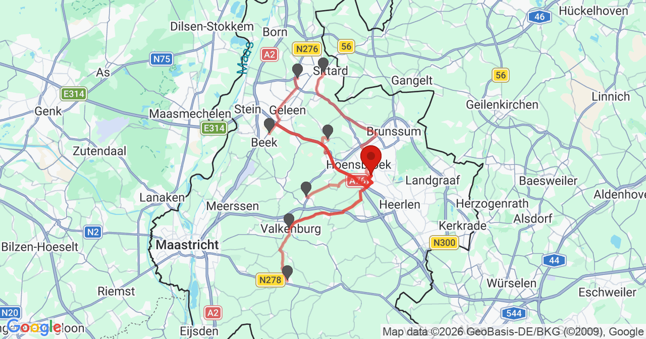 Kaart van het incident in Hoensbroek met de aanrijroutes van de gealarmeerde eenheden