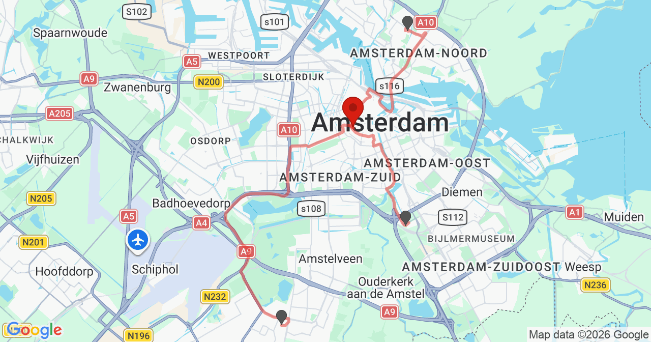 Kaart van het incident in Amsterdam met de aanrijroutes van de gealarmeerde eenheden
