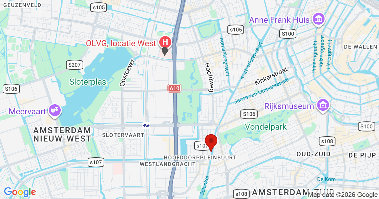 Kaart van het incident in Amsterdam met de aanrijroutes van de gealarmeerde eenheden