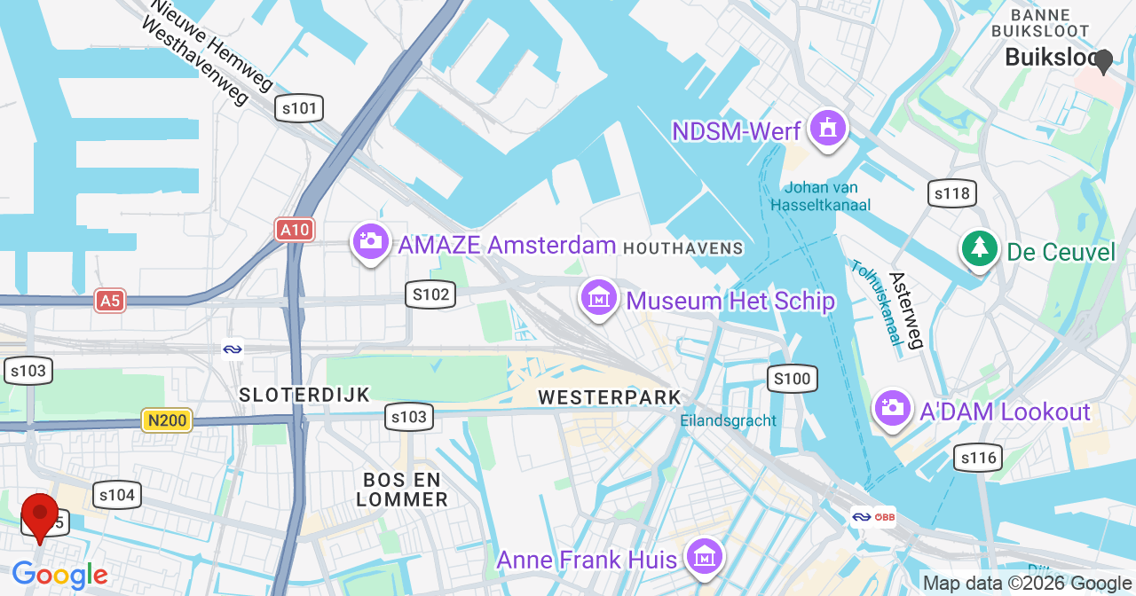 Kaart van het incident in Amsterdam met de aanrijroutes van de gealarmeerde eenheden