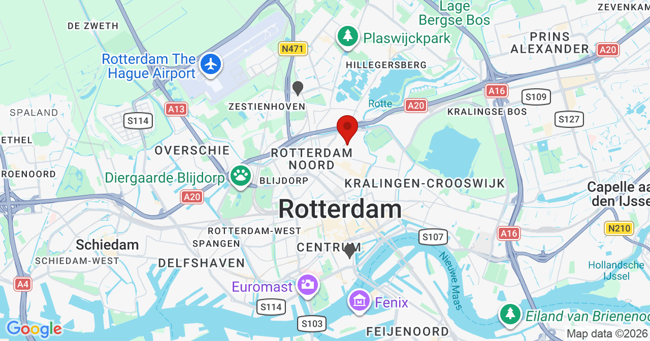 Kaart van het incident in Rotterdam met de aanrijroutes van de gealarmeerde eenheden